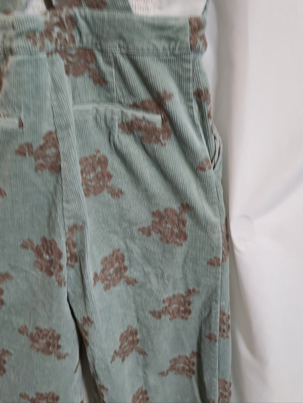 Mystree Sage Green Floral Jumpsuit with Brown Accents - Picture 8 of 14